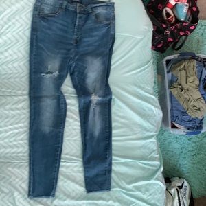 I am selling because they are too small